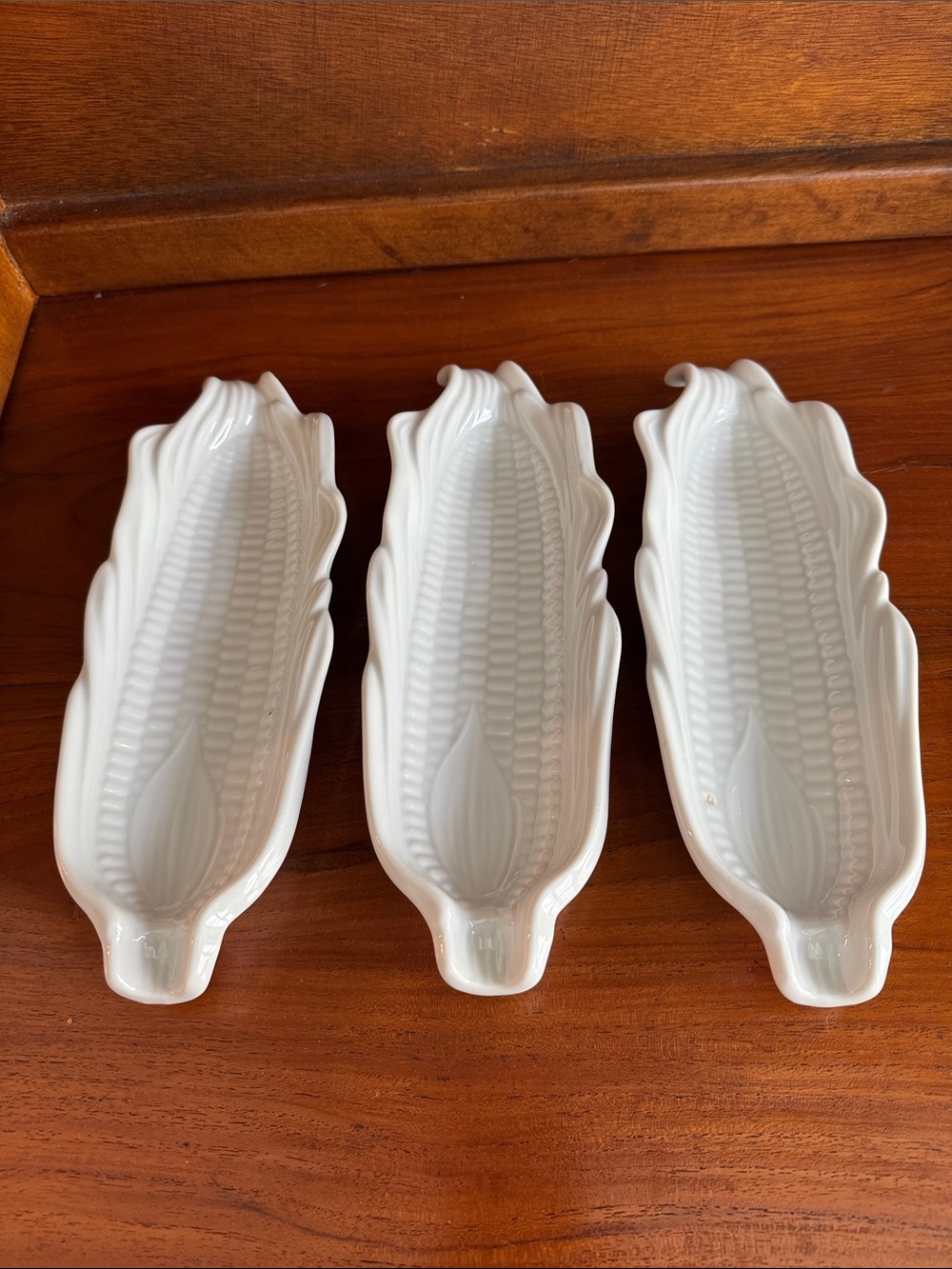 MCM Set Of 3 White Ceramic Corn On The Cob Plates Farmhouse Decor